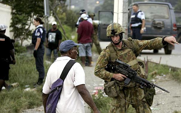 سربازان استرالیایی از سال ۲۰۰۳ بدین‌سو در تامین امنیت جزایر سلیمان نقش ایفا کرده‌اند