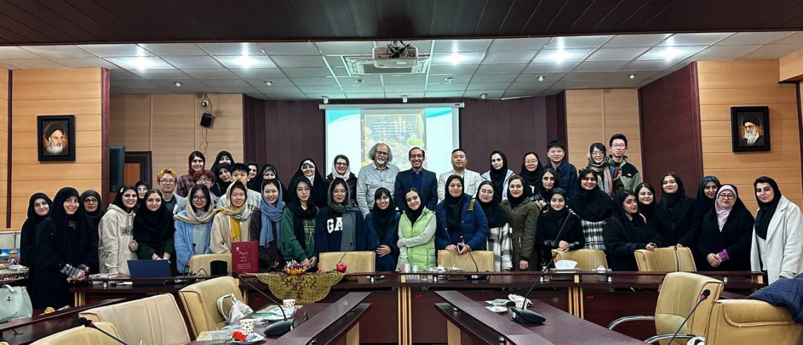 مراسم آشنایی با یلدا در فرهنگ ایرانی با حضور دانشجویان چینی و سفیر برزیل