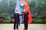 وانگ یی موضع چین در مورد مسائل حقوق بشر را تشریح می کند