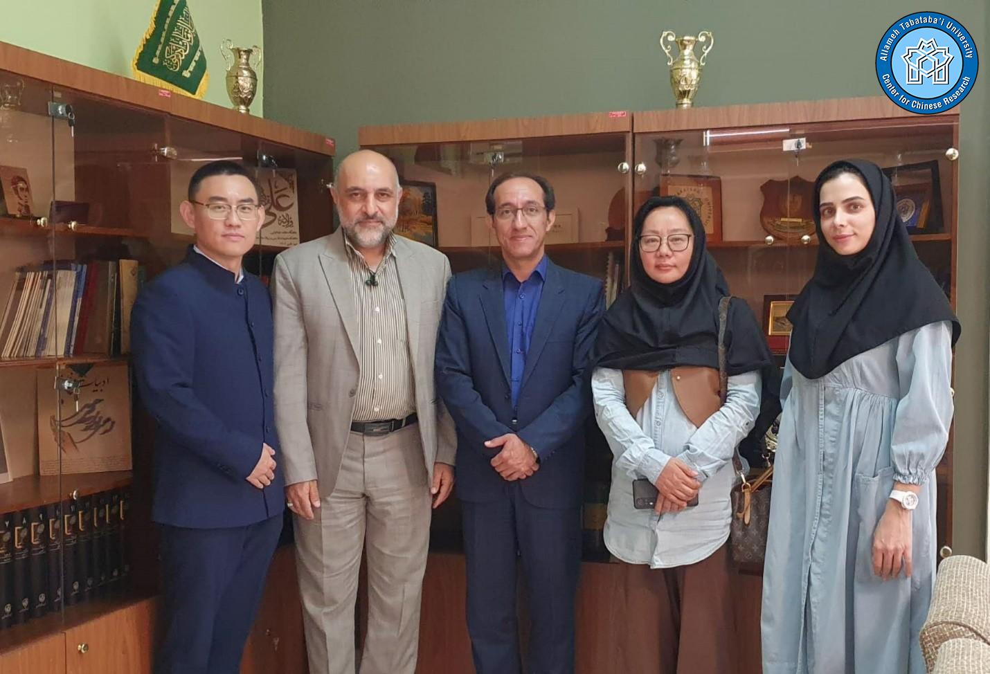 بازدید پژوهشگر آکادمی علوم اجتماعی چین از گروه زبان چینی و دانشکدۀ ادبیات فارسی و زبان‌های خارجی دانشگاه علامه طباطبائی